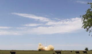 Illustration for article titled SpaceX's Falcon 9 Reusable Rocket Completes Second Test Flight